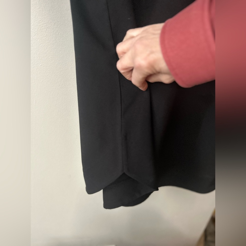 Minimal black dress - Picture 9 of 9